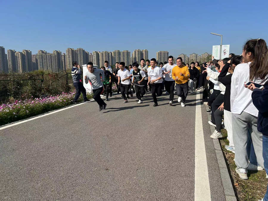 湖南隆盛達(dá)鋼廠 湖南隆盛達(dá)鋼廠